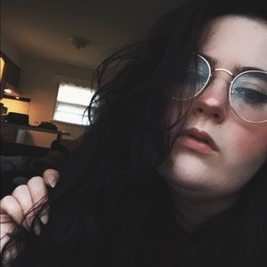 Meet your Posher, Julia